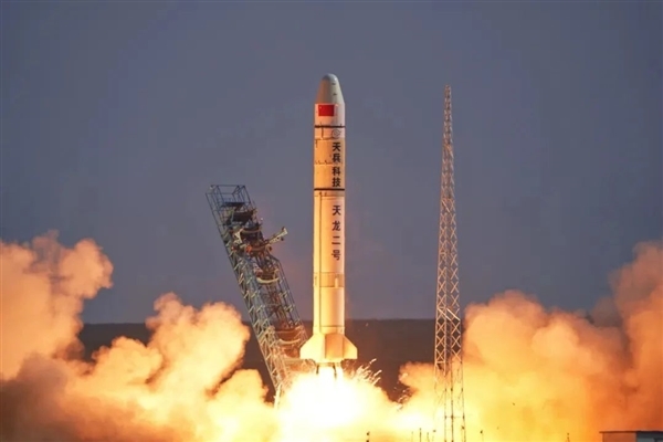 民营天龙二号液体火箭首飞成功：还隐藏了一个中国第一